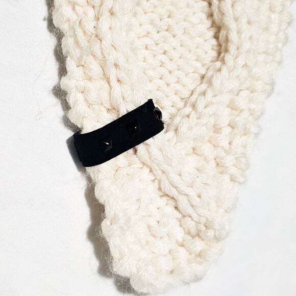 Volcom cream/ivory and black wool blend hand made scarf - Picture 8 of 13